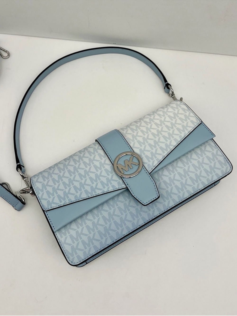 MICHAEL KORS Greenwich
Medium Signature Logo Ombré Shoulder
Bag Crossbody - Picture 8 of 12